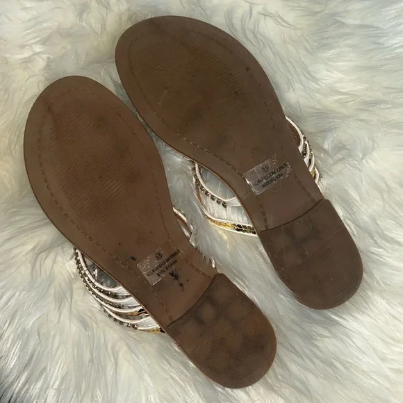 VENUS Strappy Toe Ring Sandals - Picture 9 of 9